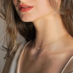 Le-Knot-drop-necklace-gold-04